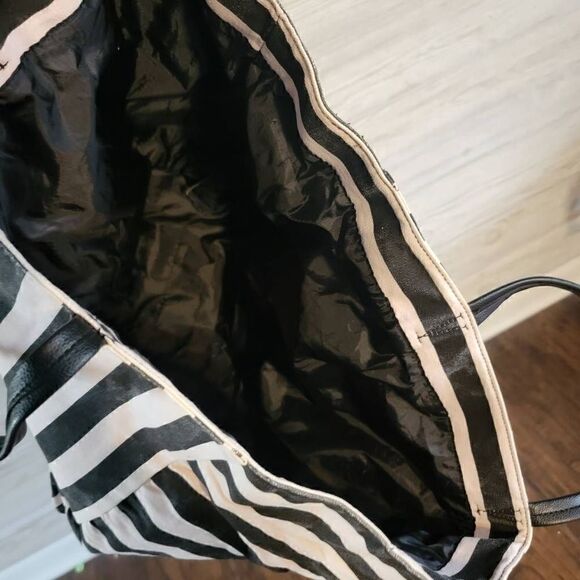 Victoria's Secret Baby Pink and Black Striped Tote - Picture 7 of 7